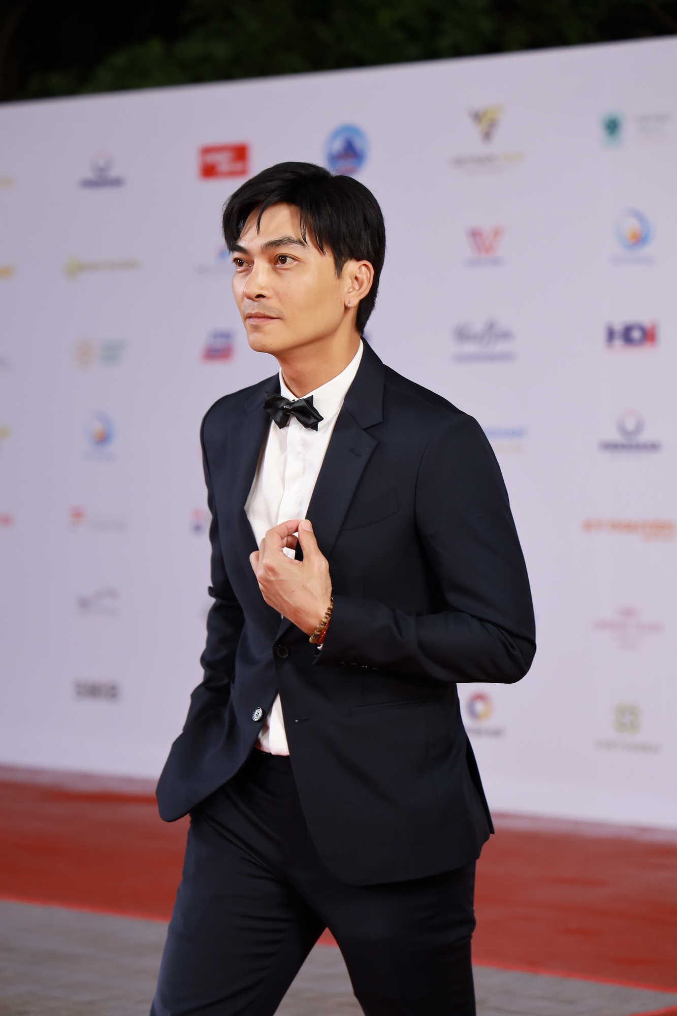Thảm đỏ bế mạc DANAFF 2025: Phương Mỹ Chi dịu keo hết cỡ, 1 Hoa hậu quốc tế giật spotlight với sắc vóc cực phẩm- Ảnh 10. Thảm đỏ bế mạc DANAFF 2025: Phương Mỹ Chi dịu keo hết cỡ, 1 Hoa hậu quốc tế giật spotlight với sắc vóc cực phẩm- Ảnh 10.