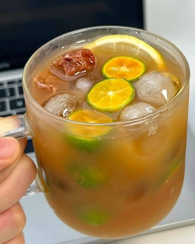 Một ly nước tên không đẹp mà uống vào đẹp không tưởng: Da bớt sạm, chống nắng tự nhiên- Ảnh 2.