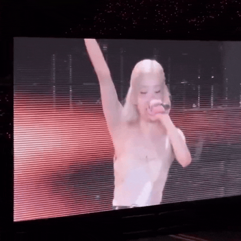BLACKPINK “điên rồ” sau 3 năm vắng bóng: Jennie - Lisa sexy táo tợn, khoảnh khắc BLACKPINK “điên rồ” sau 3 năm vắng bóng: Jennie - Lisa sexy táo tợn, khoảnh khắc