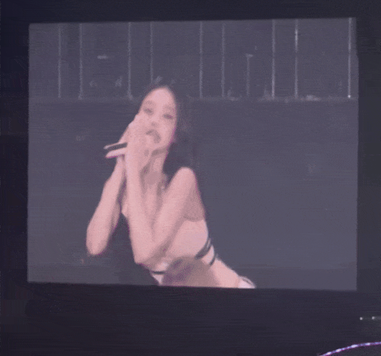 BLACKPINK “điên rồ” sau 3 năm vắng bóng: Jennie - Lisa sexy táo tợn, khoảnh khắc BLACKPINK “điên rồ” sau 3 năm vắng bóng: Jennie - Lisa sexy táo tợn, khoảnh khắc