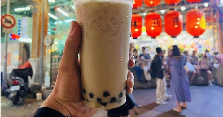 Nữ ca sỹ phải bỏ nghề, họng đau như dao cắt do nghiện trà sữa- Ảnh 1.