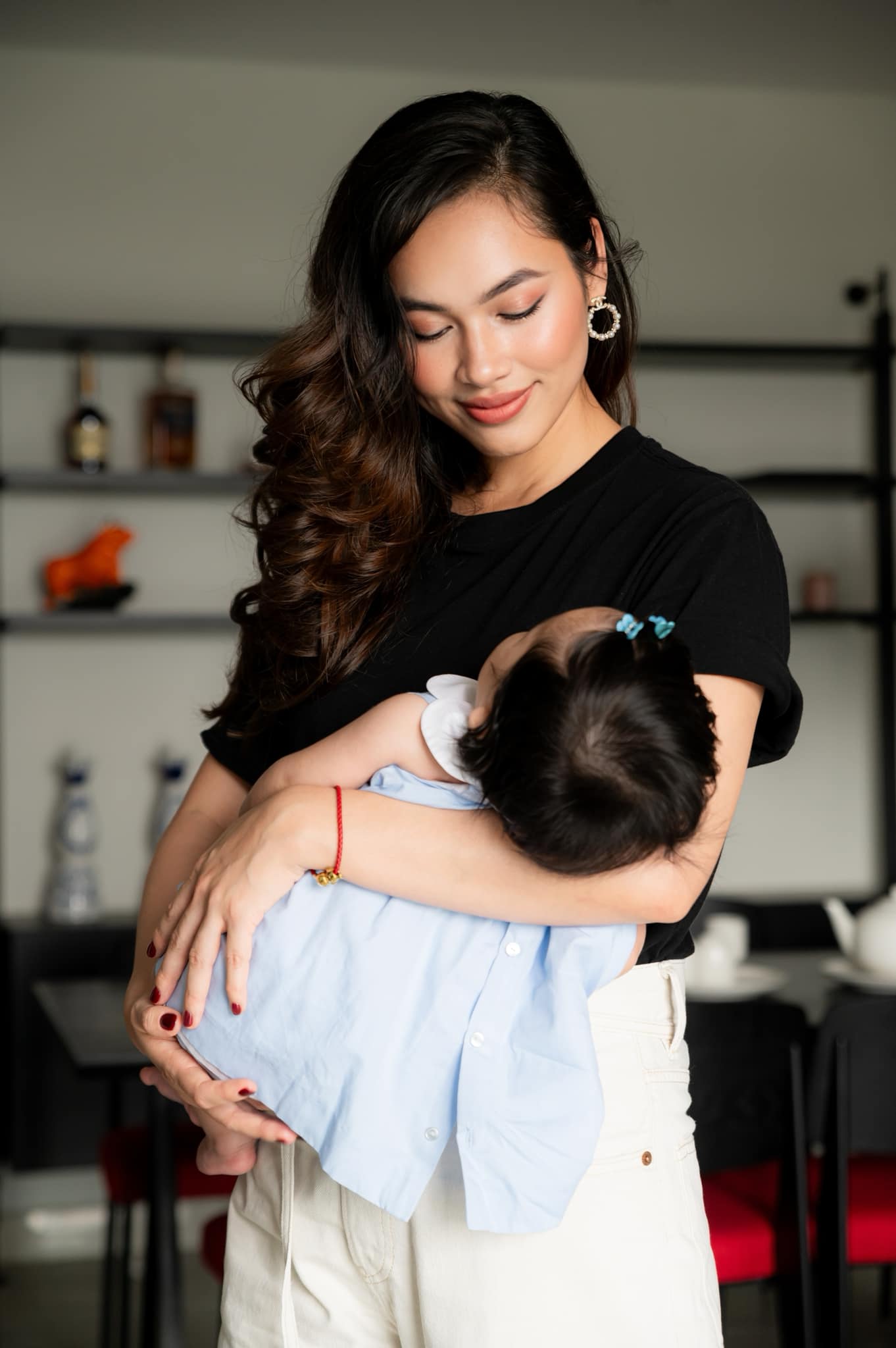 Á hậu Việt mắc bệnh lạ: Có túi nước bẩm sinh trong ổ bụng, 1 năm phải đi hút 2 lần- Ảnh 4.