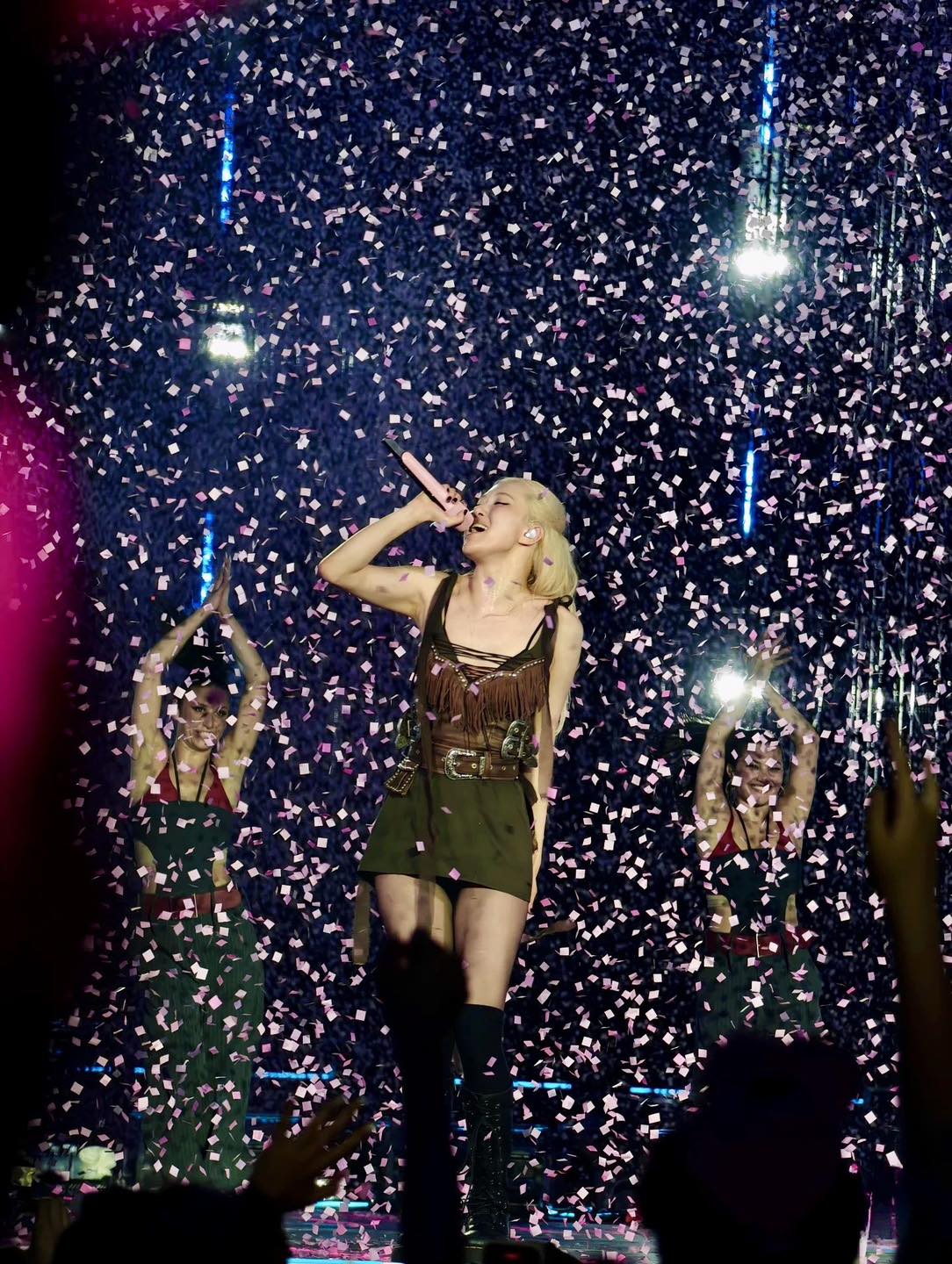 Khoảnh khắc nóng mắt của BLACKPINK: Chưa bao giờ bạo như thế này!- Ảnh 17.