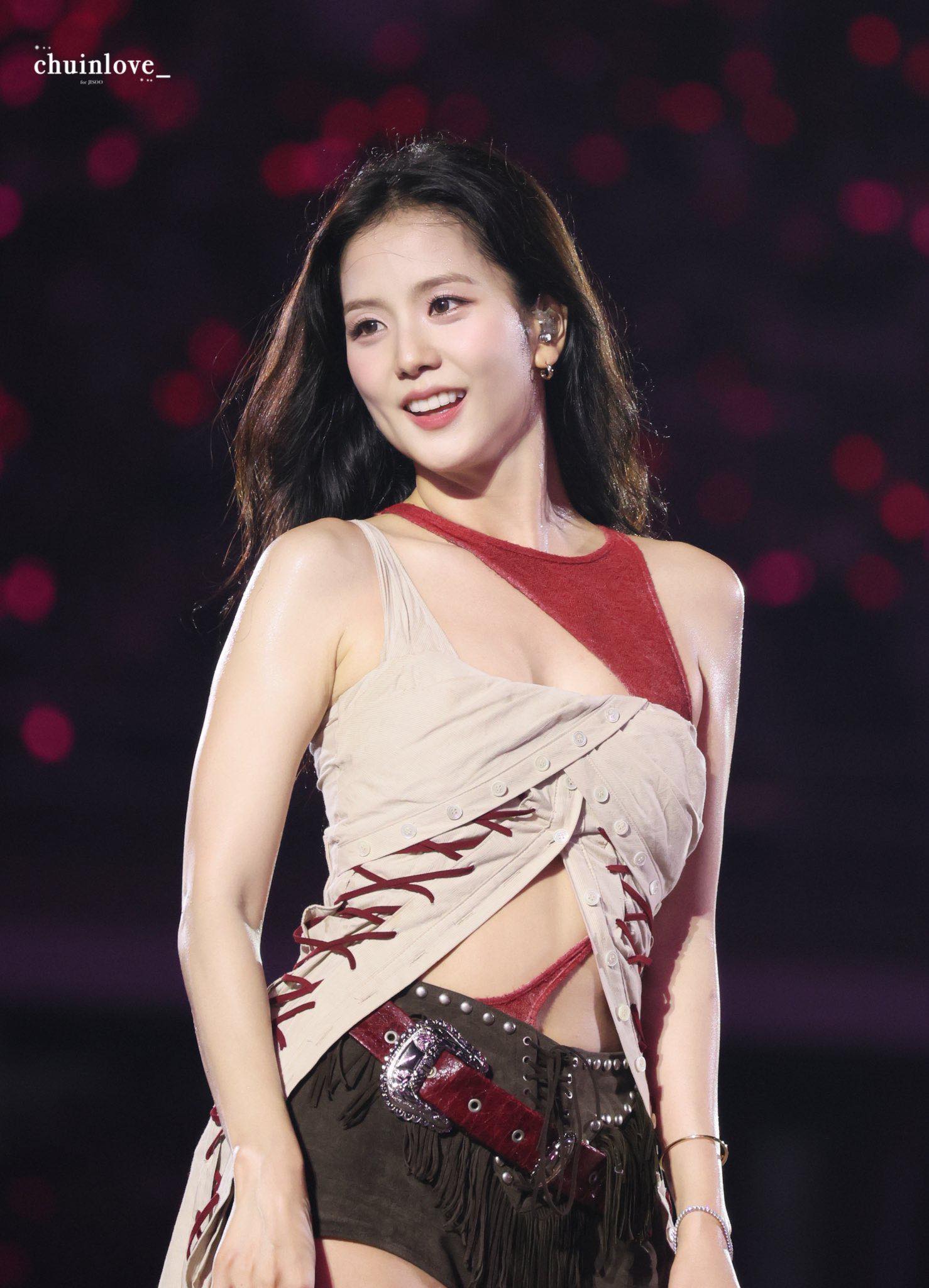Mối quan hệ bất ngờ giữa Lee Min Ho và thành viên đẹp nhất BLACKPINK- Ảnh 3.