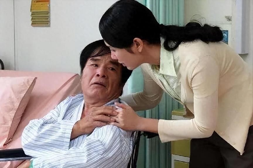 Nam diễn viên có 7 người vợ, mỗi người được phát gần 250 triệu đồng/tháng, sống như Vi Tiểu Bảo ngoài đời thực- Ảnh 4. Nam diễn viên có 7 người vợ, mỗi người được phát gần 250 triệu đồng/tháng, sống như Vi Tiểu Bảo ngoài đời thực- Ảnh 4.