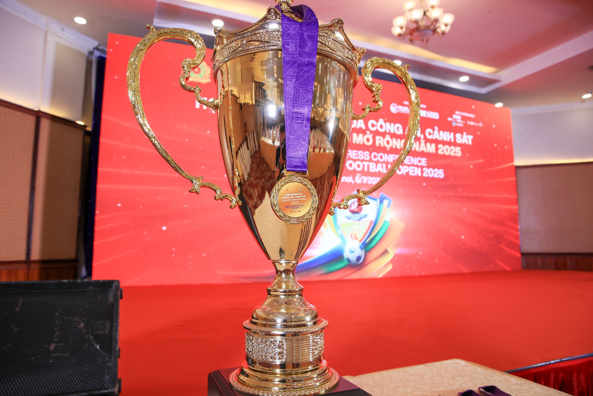 Nhà vô địch AFF Cup 2018 đối đầu cựu tuyển thủ Thái Lan tại Giải bóng đá Công an, Cảnh sát ASEAN mở rộng 2025- Ảnh 1.