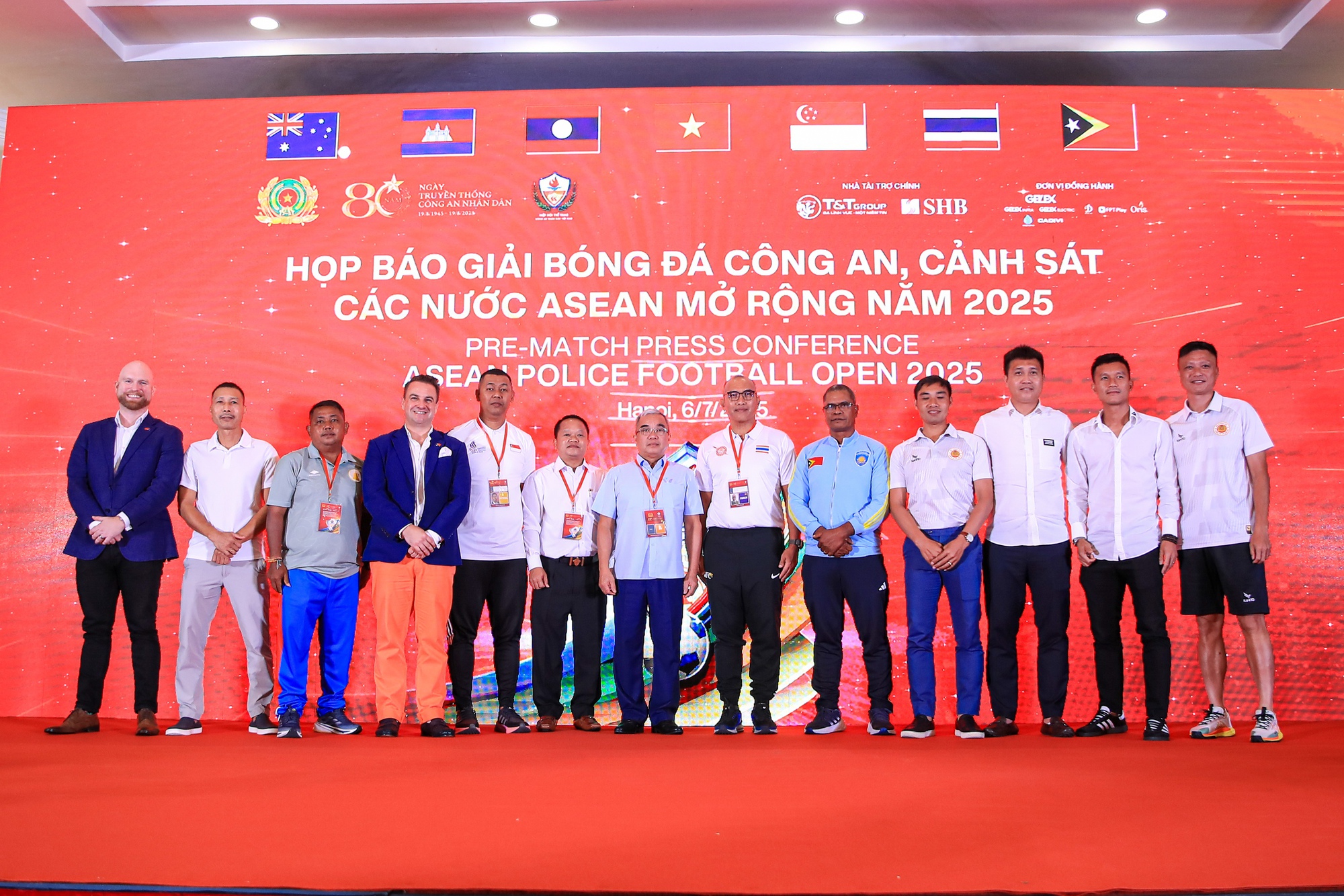 Nhà vô địch AFF Cup 2018 đối đầu cựu tuyển thủ Thái Lan tại Giải bóng đá Công an, Cảnh sát ASEAN mở rộng 2025- Ảnh 2.