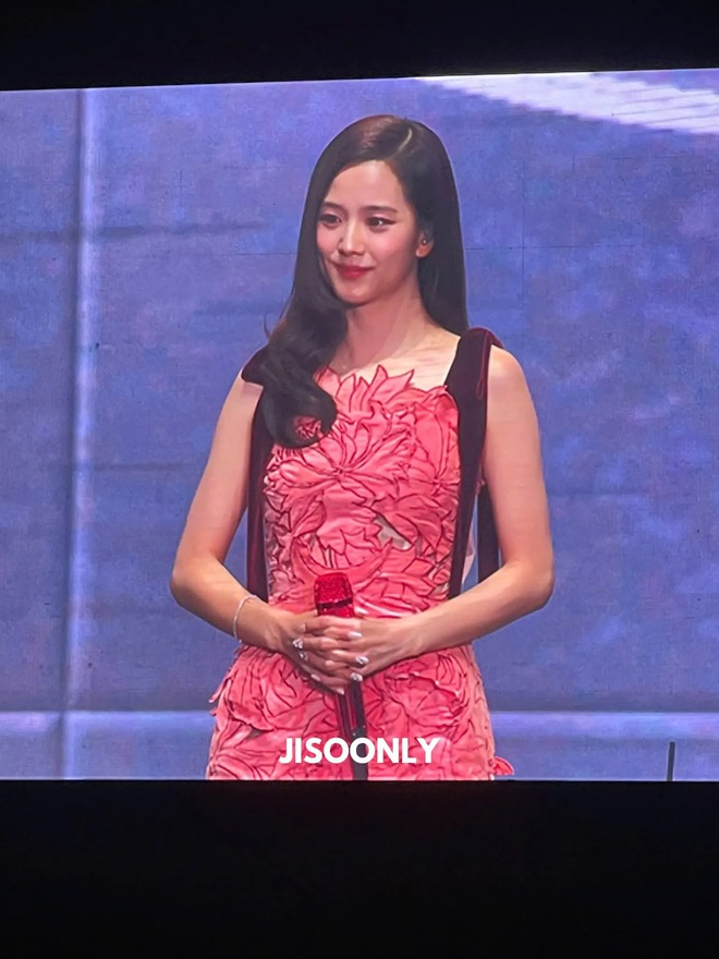 Jisoo cứ ngưng làm điều này là visual sẽ không có đối thủ- Ảnh 6.