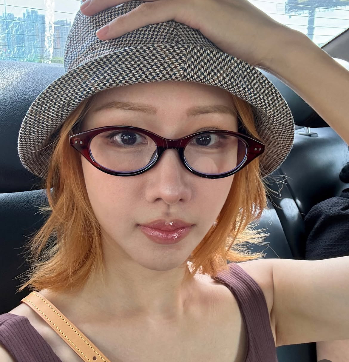 Gương mặt ngày càng đơ cứng của MIN- Ảnh 4. Gương mặt ngày càng đơ cứng của MIN- Ảnh 4.
