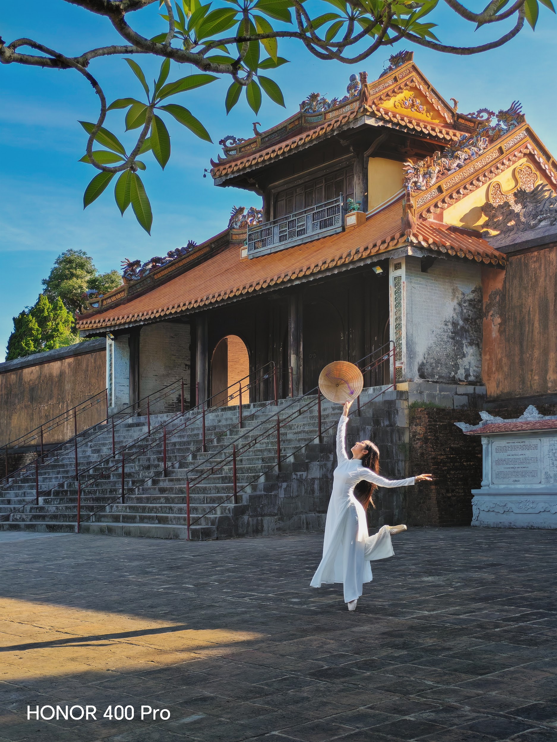 “AI ra xứ Huế” – Chiêm ngưỡng vẻ đẹp cố đô qua lăng kính HONOR 400 Pro- Ảnh 3. “AI ra xứ Huế” – Chiêm ngưỡng vẻ đẹp cố đô qua lăng kính HONOR 400 Pro- Ảnh 3.