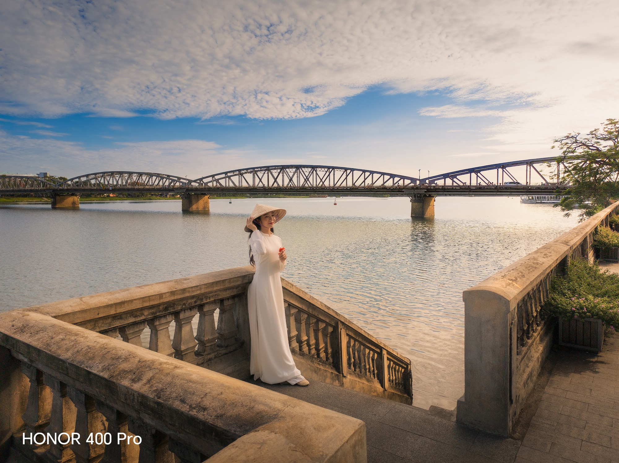 “AI ra xứ Huế” – Chiêm ngưỡng vẻ đẹp cố đô qua lăng kính HONOR 400 Pro- Ảnh 6. “AI ra xứ Huế” – Chiêm ngưỡng vẻ đẹp cố đô qua lăng kính HONOR 400 Pro- Ảnh 6.