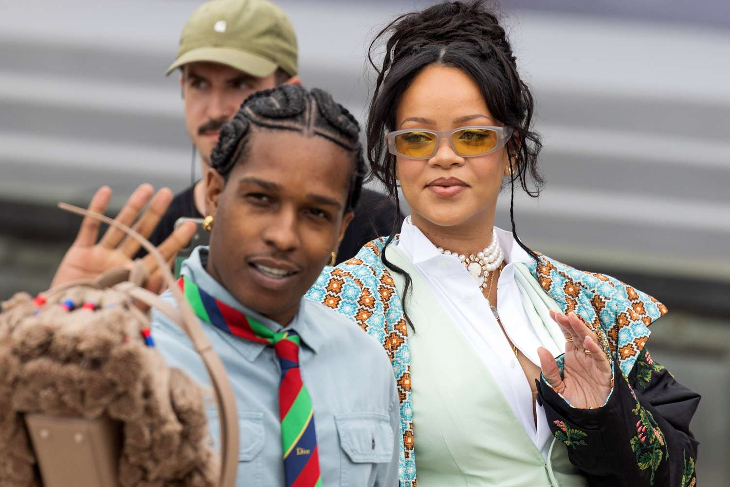 Tổ đội Việt hợp tác với "thiên tài" Hip-hop đình đám thế giới, vì sao MV mới lên 1 ngày đã phải gỡ khỏi YouTube?- Ảnh 1.