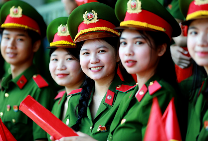 Choáng tỷ lệ 1 "chọi" 80 vào trường công an- Ảnh 1.