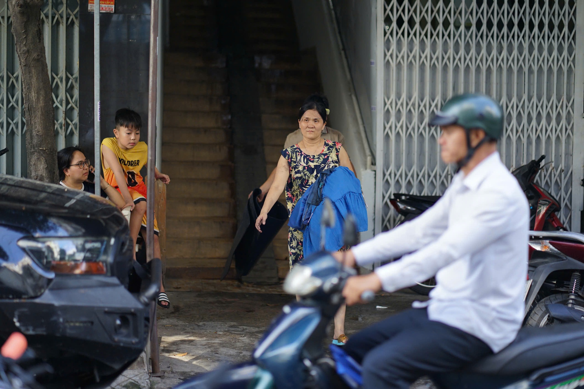 Lời kể xót xa trong vụ cháy khiến 8 người chết ở TP.HCM: "Không nhà ai có lối thoát hiểm cả, chỉ có một đường vào thôi"- Ảnh 5.