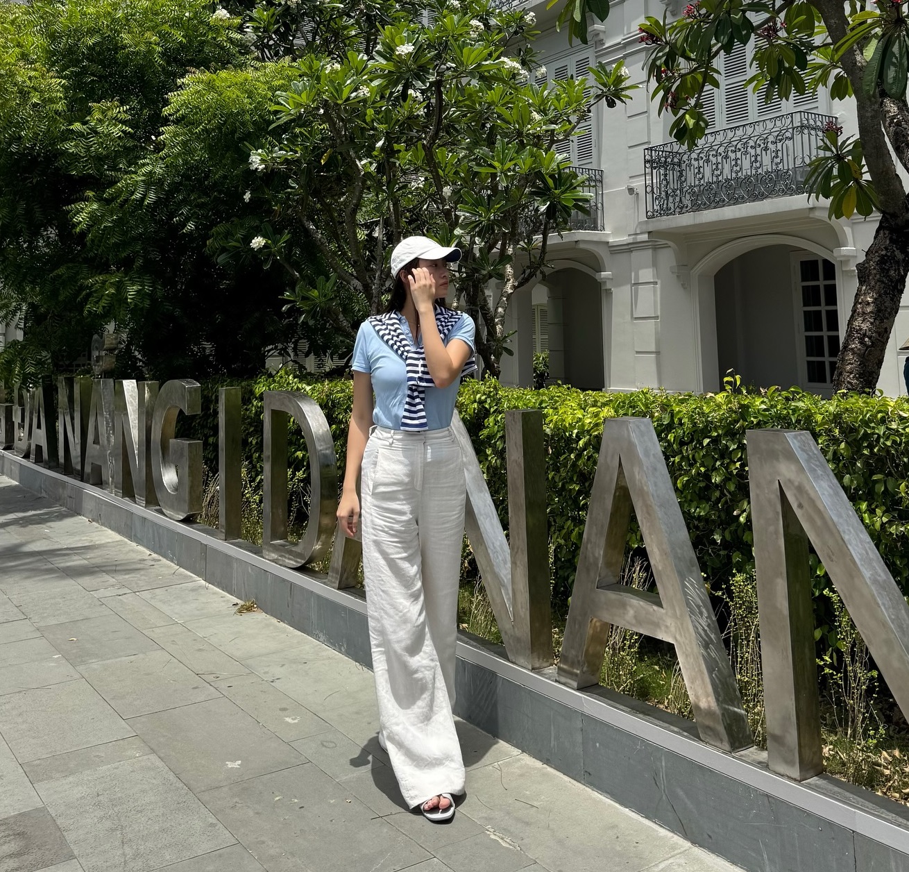 10 outfit từ mỹ nhân Việt giúp chị em chạm đỉnh cao mặc đồ tối giản- Ảnh 3.