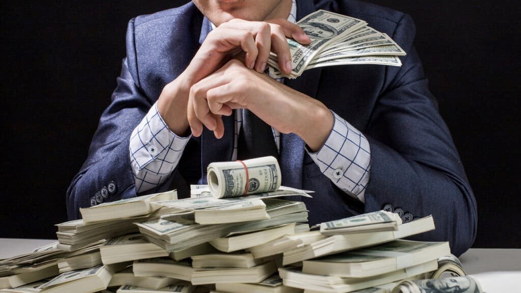 Bi kịch doanh nhân đánh bạc gần 1 tỷ USD, cuối cùng bán tháo nhà ở, phải kêu gọi quyên góp từ thiện để chữa bệnh- Ảnh 1.