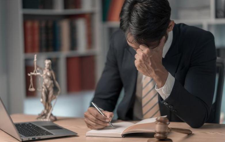 Tâm lý học: Đây là 1 TRẠNG THÁI năng lượng tiêu cực khiến cuộc đời tụt dốc không phanh, âm thầm huỷ hoại mà bạn không hay biết!- Ảnh 2.
