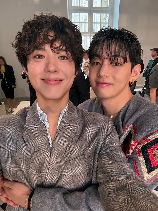 3 ngày “yêu” của V (BTS) - Park Bo Gum: Tình tứ điên đảo, lộ hàng loạt dấu hiệu đam mỹ khiến fan “quắn quéo”- Ảnh 8.