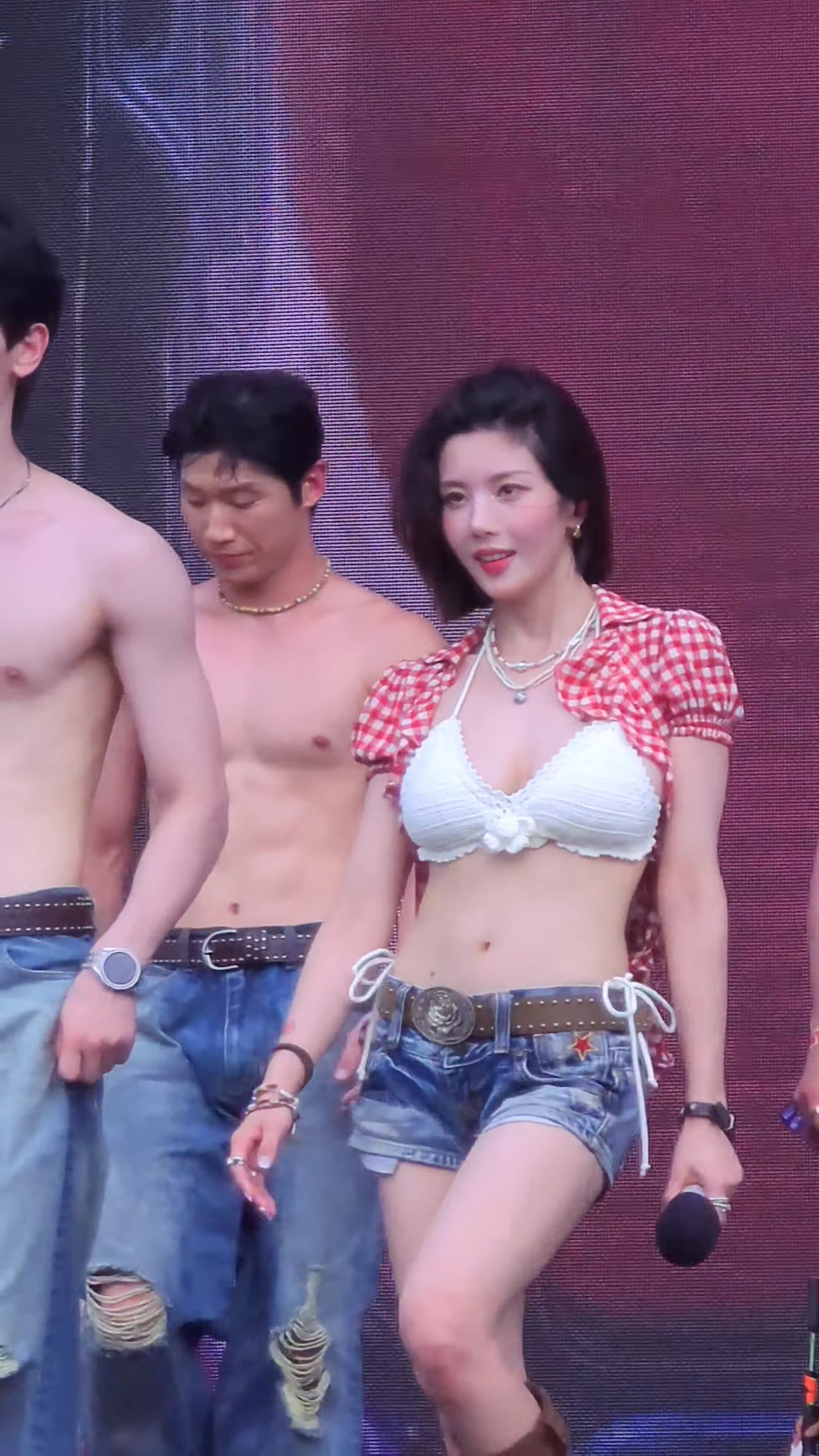 Nữ thần WATERBOMB Kwon Eun Bi hút triệu view với body sexy bốc lửa, hoá ra nhờ chăm tập môn này- Ảnh 3.