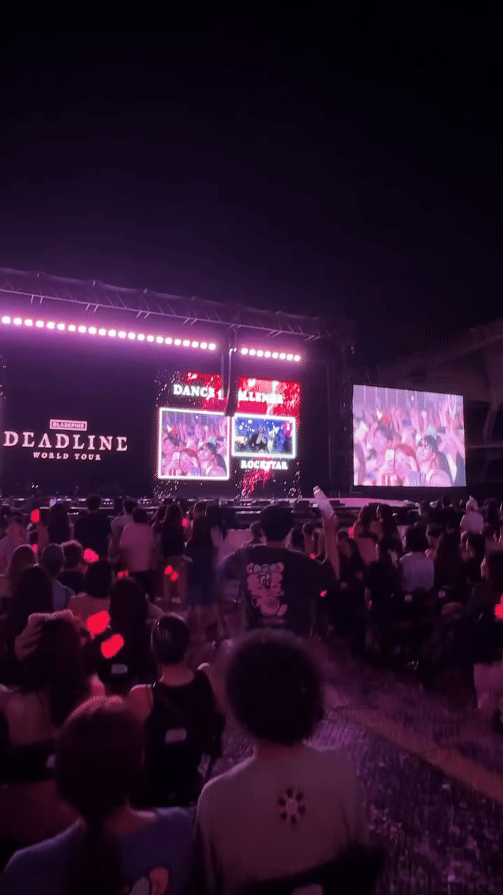 Cảnh tượng xấu xí trong concert BLACKPINK: Khán giả chen lấn hỗn loạn, hắt 
