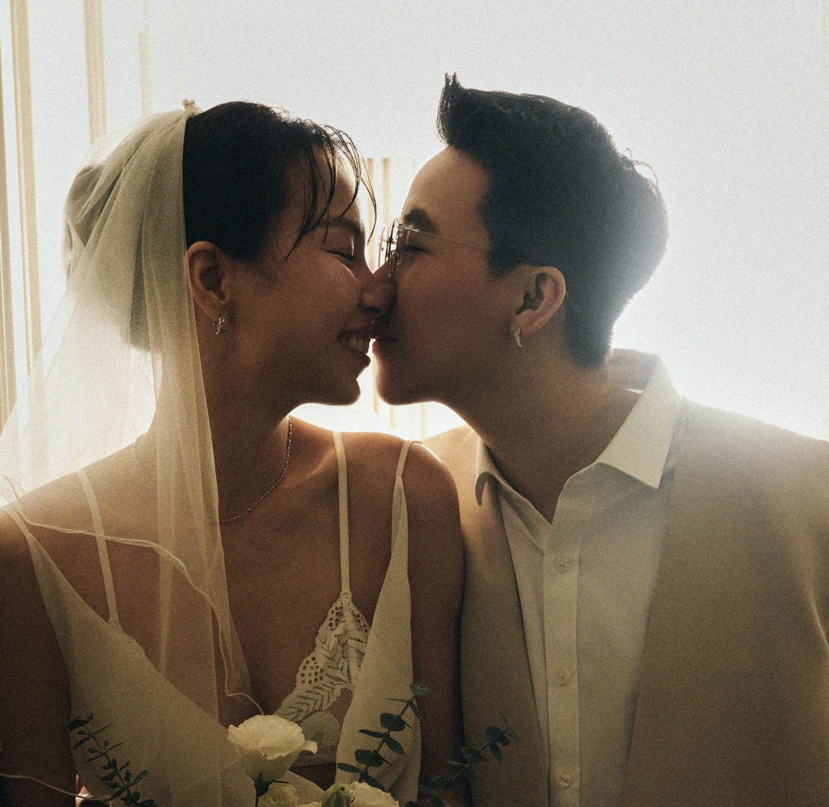 Nghệ sĩ triệu view và bà xã trao nhau first dance “tình bể bình”, Đức Phúc cất giọng ngọt như “rót mật vào tai”- Ảnh 6.