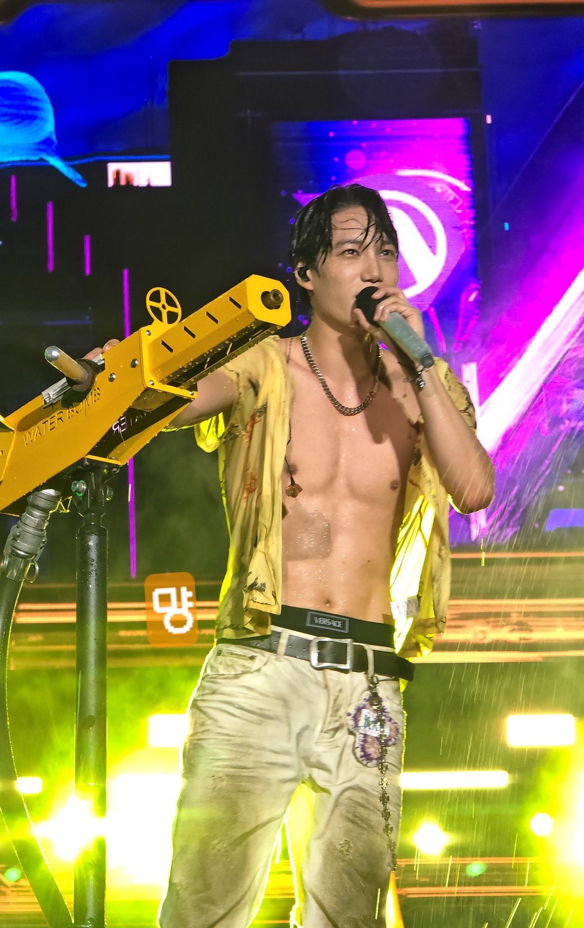 Hơn 70 triệu lượt hóng nữ thần WATERBOMB lắc ngực khiến MXH vỡ trận, tình cũ Jennie khoe múi như tạc tượng- Ảnh 12.