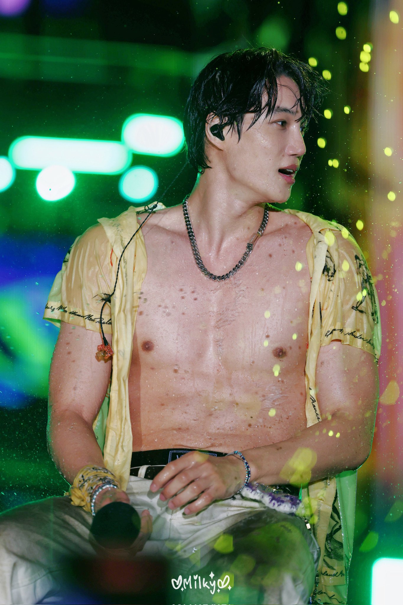 Hơn 70 triệu lượt hóng nữ thần WATERBOMB lắc ngực khiến MXH vỡ trận, tình cũ Jennie khoe múi như tạc tượng- Ảnh 11.
