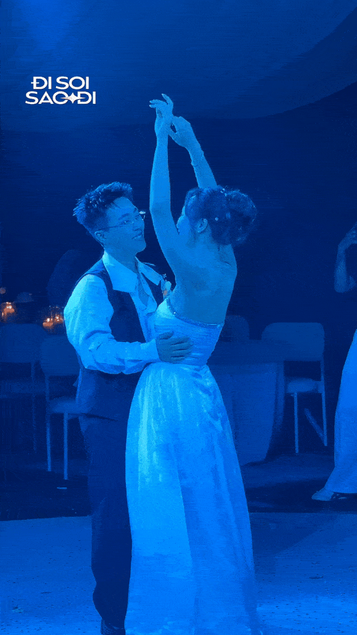 Nghệ sĩ triệu view và bà xã trao nhau first dance “tình bể bình”, Đức Phúc cất giọng ngọt như “rót mật vào tai”- Ảnh 5.