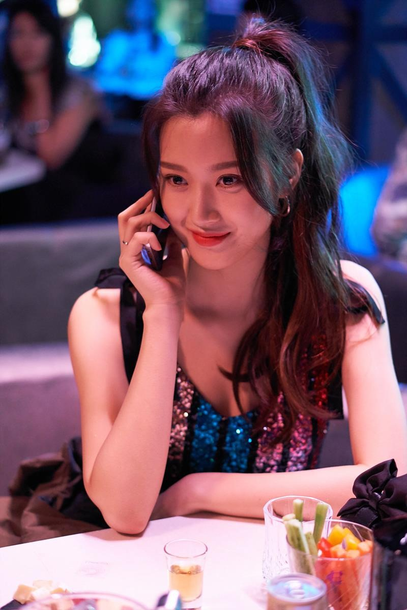 Cả showbiz phải chịu thua khi tiểu thư tài phiệt này lên đồ, siêu sang từ phim đến đời không cần phải diễn- Ảnh 9.