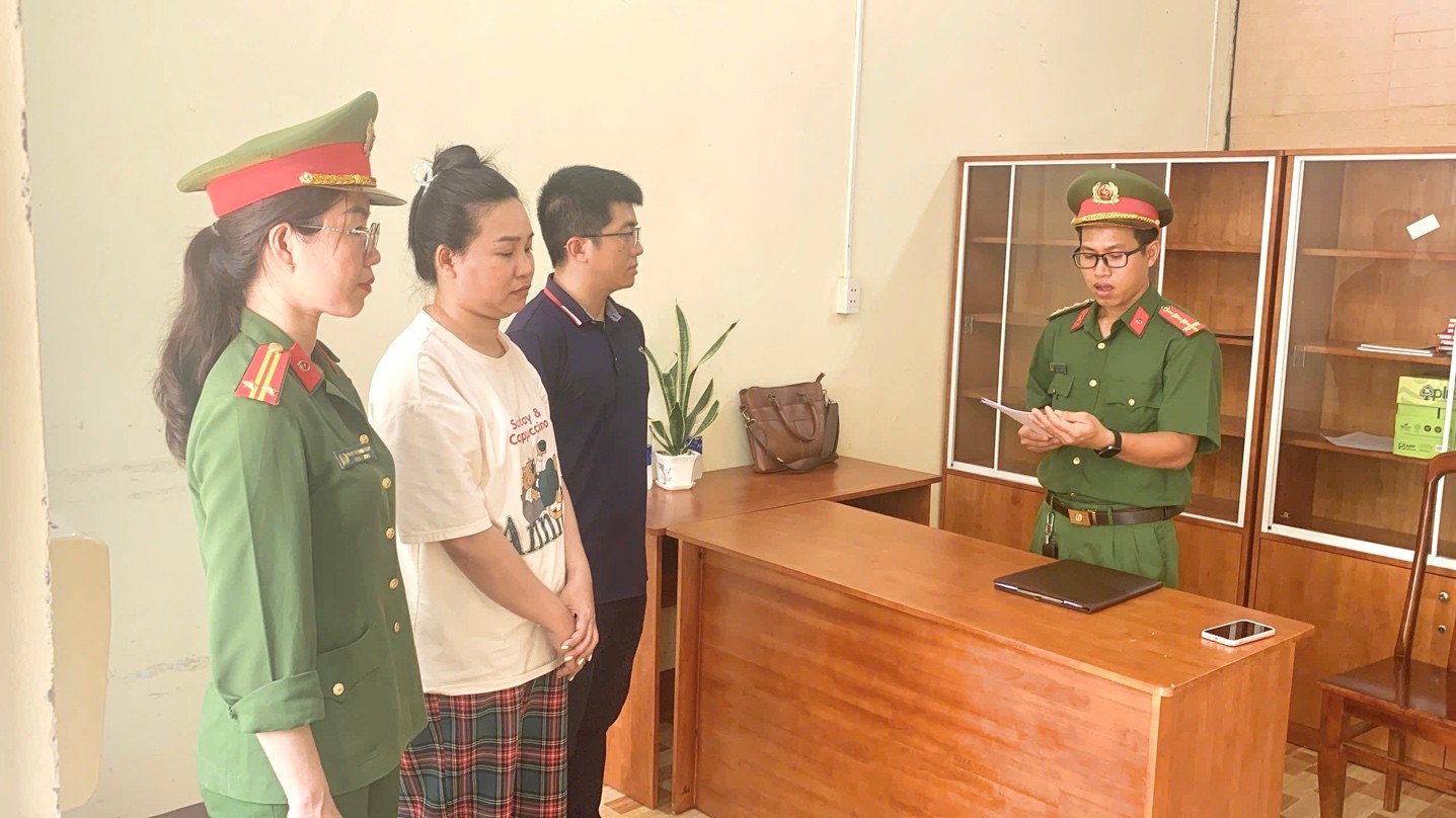 Bắt một nữ nhân viên công ty giao hàng sau hơn 5 năm lẩn trốn- Ảnh 1.