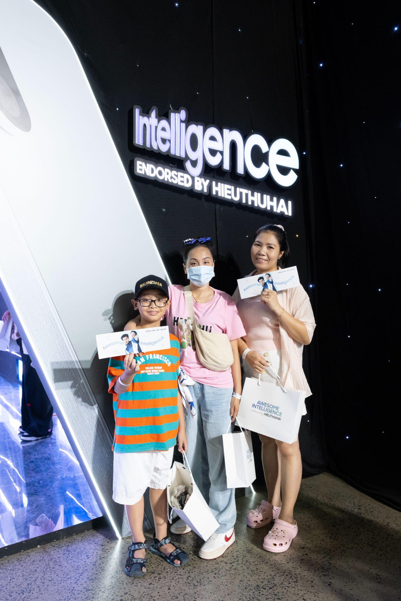 Sài Gòn hóa hồng, mạng xã hội “rần rần” đêm Meet & Greet cùng HIEUTHUHAI và Galaxy A56 5G màu hồng mới- Ảnh 5.