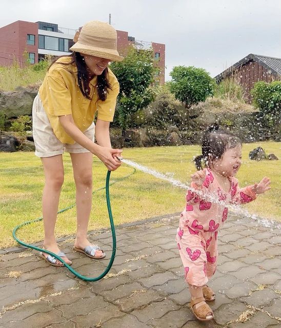 Bản thân là 1 người EQ thấp, dễ nổi nóng, cáu gắt... làm sao để mẹ vẫn có thể tạo cho con 1 nền móng phát triển EQ tốt nhất- Ảnh 1.