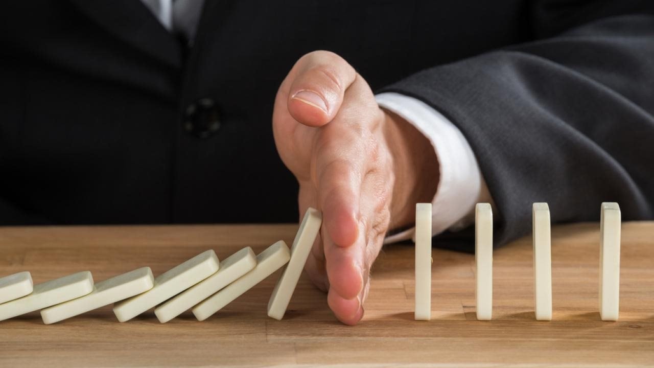 Vô cảm, thiếu tinh tế, tự cho mình là đúng: Cách xử lý khủng hoảng truyền thông thiếu chuyên nghiệp, "tự đá vào chân mình" mà Warren Buffett phản đối- Ảnh 1.