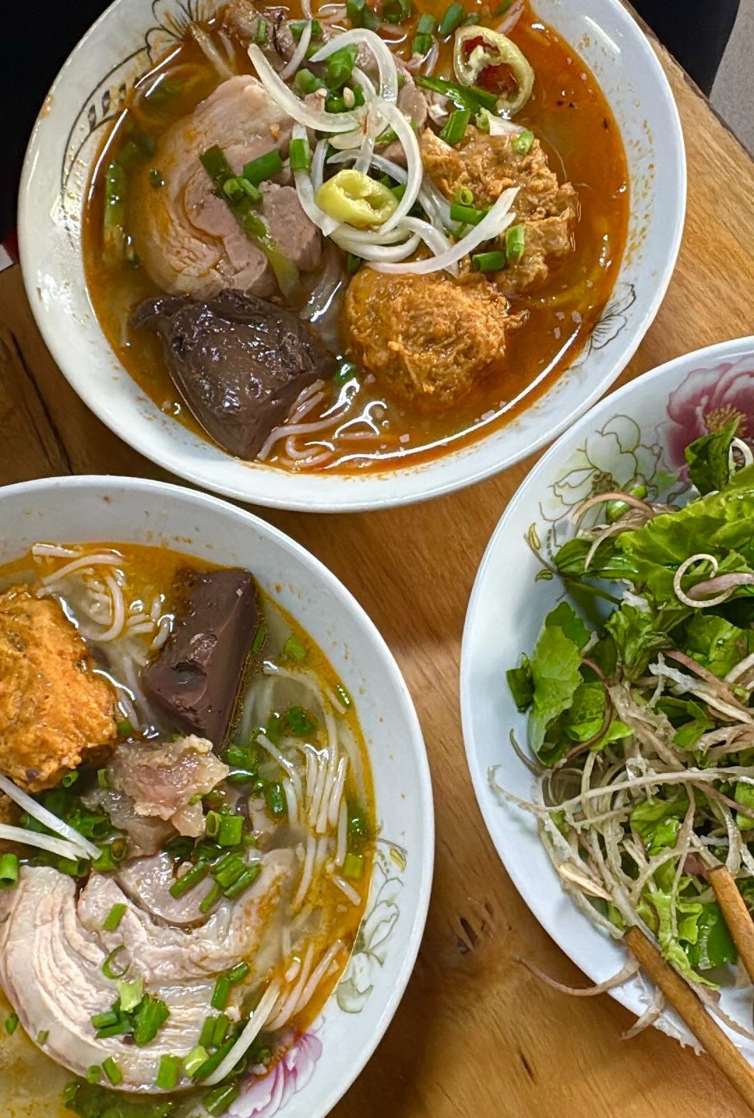 Đi ăn “Di sản văn hóa phi vật thể Quốc Gia” ở 5 địa điểm chuẩn gu dân bản địa, topping đặc biệt chỉ ở Huế mới có- Ảnh 3.