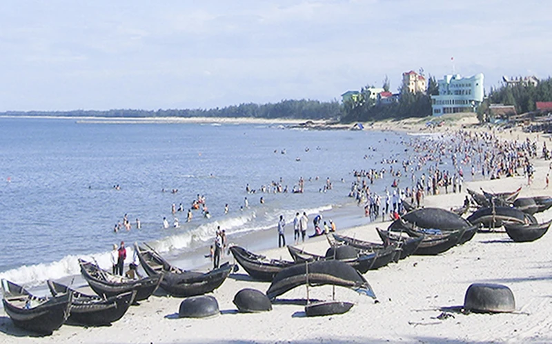 Bãi biển được mệnh danh là "nữ hoàng của các bãi tắm", thuộc miền Trung nhưng ít du khách biết tới- Ảnh 6.