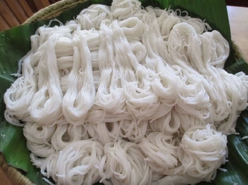 Vụ bún tươi đổi màu đỏ lòm như máu: 6 CẢNH BÁO đến người tiêu dùng để tránh 