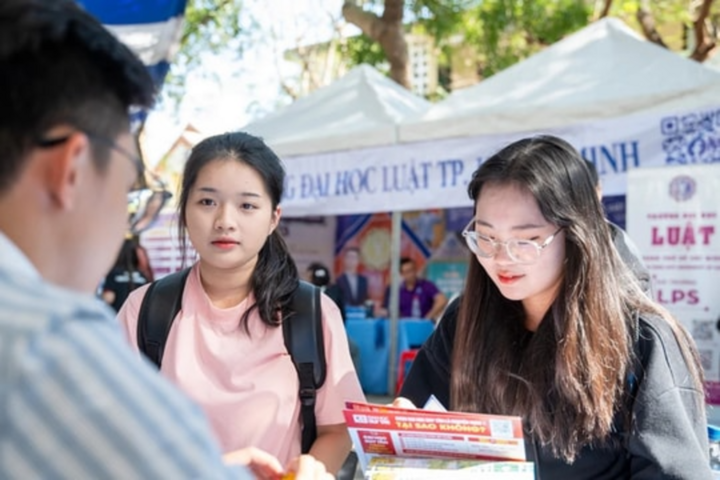 Loạt trường ngành Báo chí, Truyền thông xét tuyển học bạ 2025- Ảnh 1.