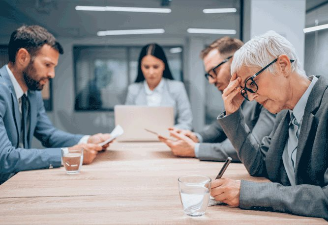 Vô cảm, thiếu tinh tế, tự cho mình là đúng: Cách xử lý khủng hoảng truyền thông thiếu chuyên nghiệp, "tự đá vào chân mình" mà Warren Buffett phản đối- Ảnh 3.