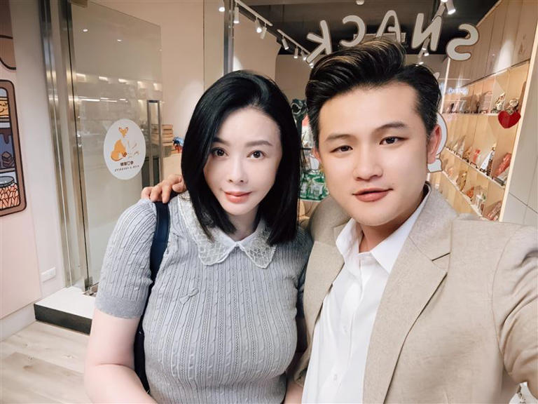 Phản ứng của nữ thần sexy số 1 showbiz khi phát hiện chồng 