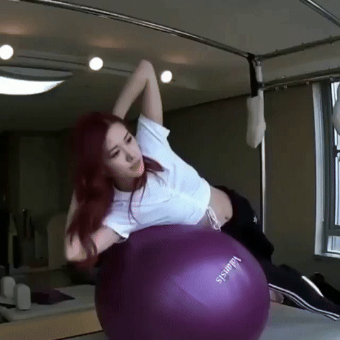 Rosé (BLACKPINK) mê tít môn này, từng bị chê chân vòng kiềng nay chân dài nuột nà, thẳng tắp, chị em học gấp!- Ảnh 12.