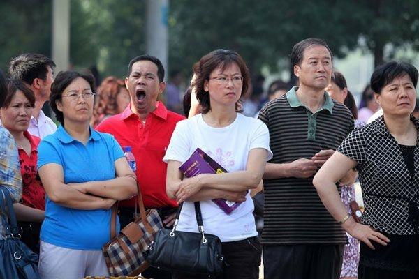 Cha mẹ EQ thấp hay làm điều này sau 5 ngày con biết điểm thi đại học- Ảnh 1.