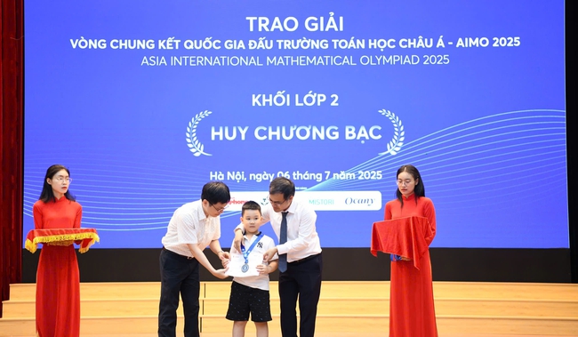 Cậu bé Hà Nội đạt hàng loạt Huy chương, Học bổng dù CHƯA VÀO LỚP 1: Bố tiết lộ lịch học bất ngờ, nói thẳng về tranh cãi trên MXH- Ảnh 5.