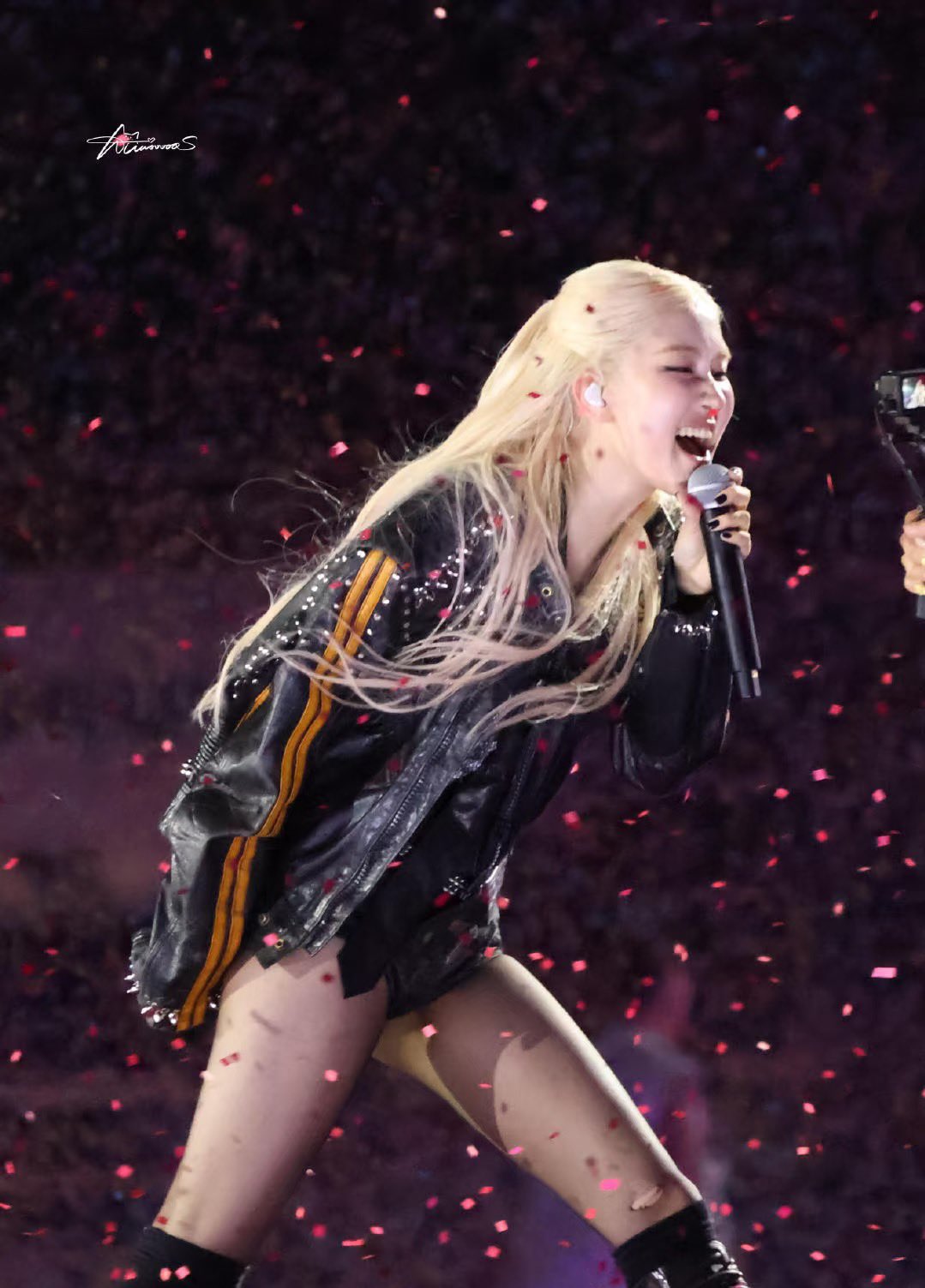 Rosé (BLACKPINK) mê tít môn này, từng bị chê chân vòng kiềng nay chân dài nuột nà, thẳng tắp, chị em học gấp!- Ảnh 4.
