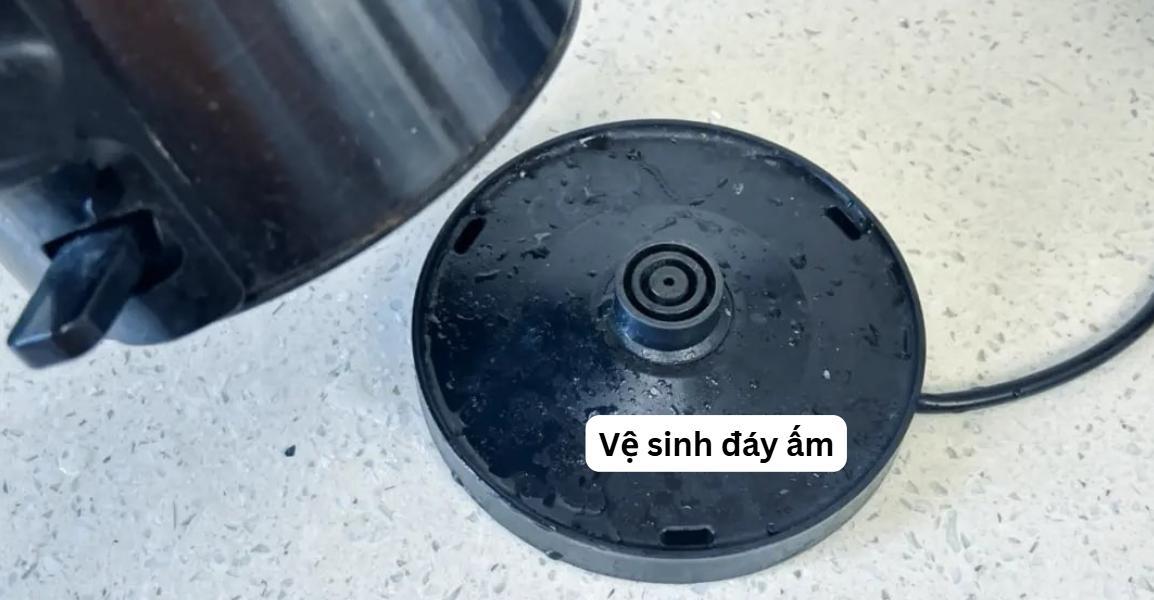 Cảnh báo 5 sai lầm tai hại khi dùng ấm siêu tốc: Số 4 nhiều người mắc, bác sĩ khuyên phải sửa gấp- Ảnh 3.