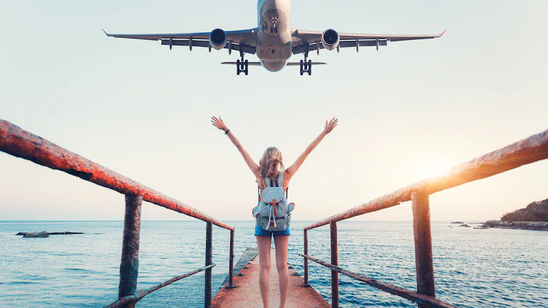 Xu hướng ‘Naked Flying’ ở giới trẻ lên ngôi
