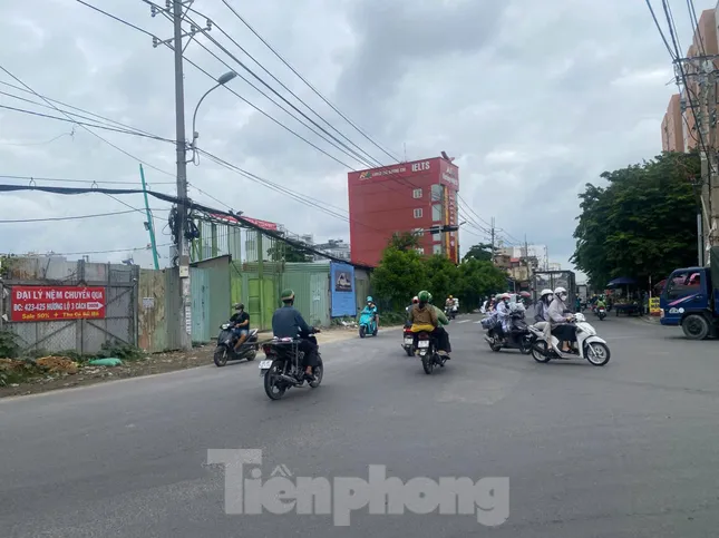 Cận cảnh nghĩa trang lớn nhất TPHCM sắp th&agrave;nh trường học- Ảnh 4.