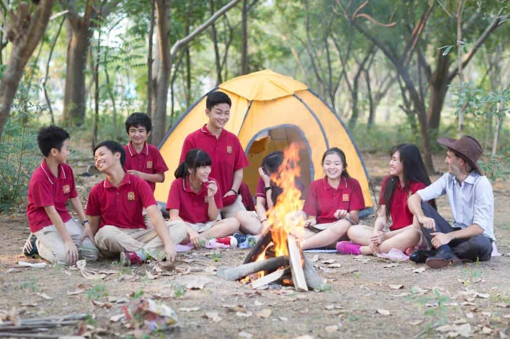 Tiêu chí lựa chọn trại hè an toàn, vui khỏe, chuyên gia giáo dục nói thẳng: Đừng quá tin quảng cáo "có cánh", giá cao chưa chắc phù hợp- Ảnh 1.