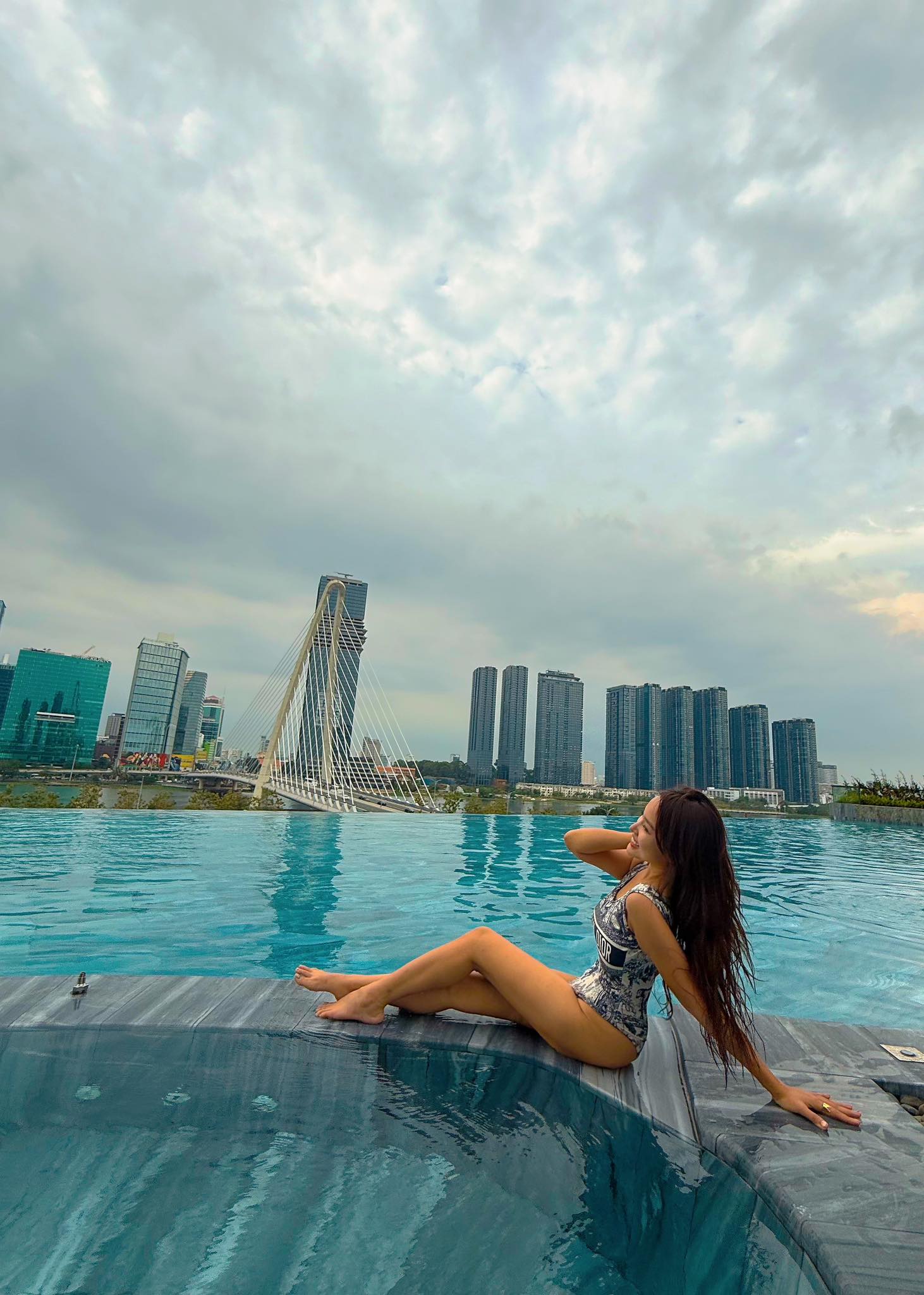Nhan sắc nữ nghệ sĩ có 1 con riêng, tái hôn với đại gia, được chồng hai chiều chuộng, sống giàu sang- Ảnh 11.