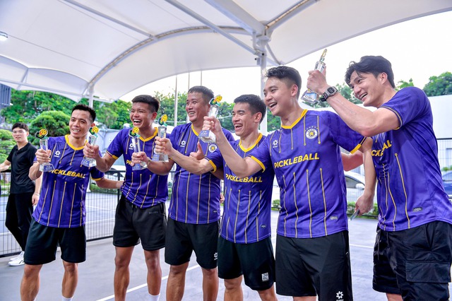 Thiếu gia nhà bầu Hiển rủ Văn Quyết, Duy Manh chơi pickleball, trận đấu căng như ATP, nhìn Thiếu gia nhà bầu Hiển rủ Văn Quyết, Duy Manh chơi pickleball, trận đấu căng như ATP, nhìn