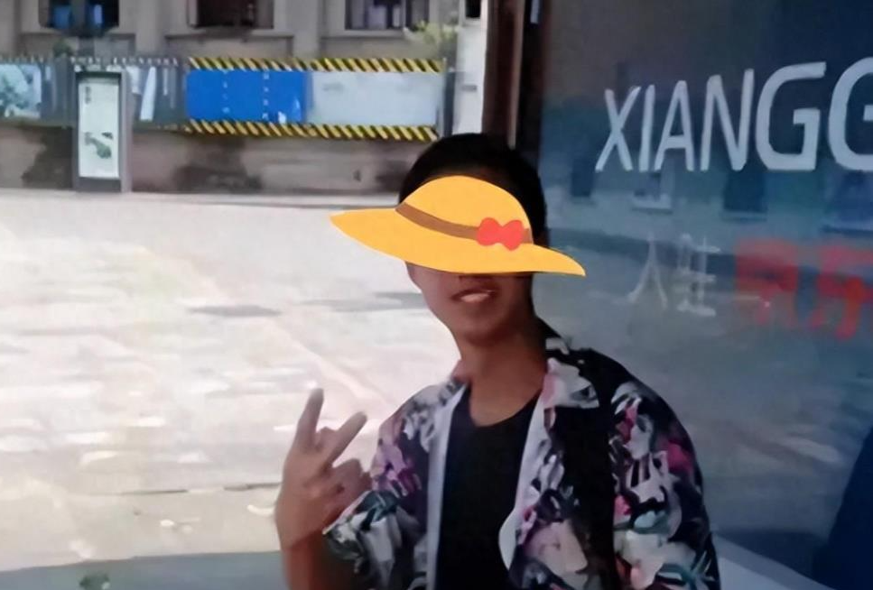 Chàng trai 21 tuổi qua đời vì bị bạn gái lừa tình, "đào mỏ" 1,8 tỷ trong suốt 2 năm- Ảnh 1.